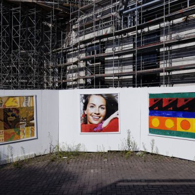 Es lacht die Verbraucherin